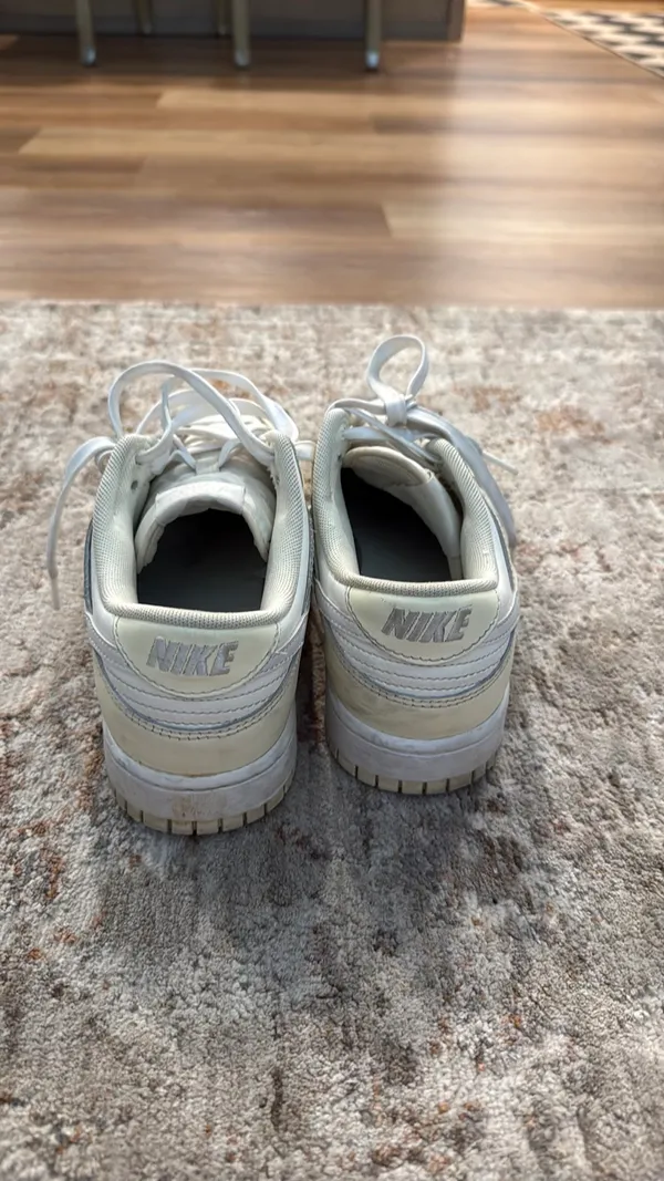 Nike shoes - Image 4