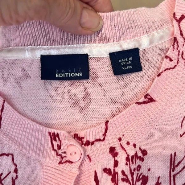 Basic edition size XL pink with red flowers button front cardigan GUC - Image 4