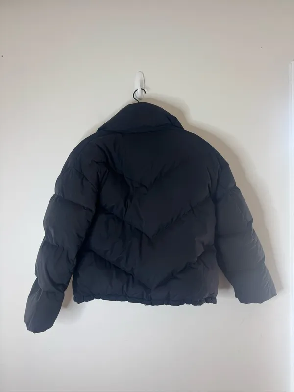 ARITZIA Wilfred Free The Cloud Puff™ Funnel-neck goose-down puffer jacket medium - Image 9