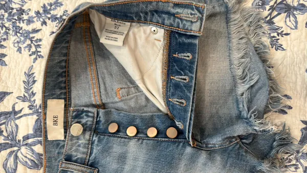 BKE Buckle Billie Shorts  - Image 3