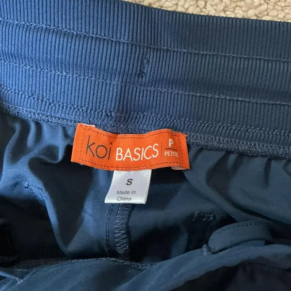 Koi Basics Women Navy Blue Petite Flare Scrub‎ Pants Size Small Medical - Image 4