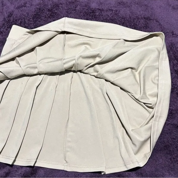 Adorable mini tennis skirt - Image 5