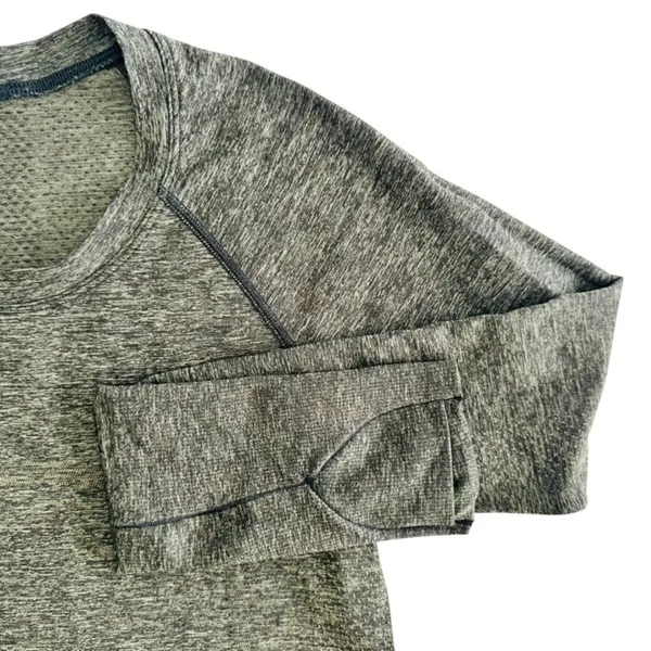 Lululemon Swiftly 2.0 Army Green Black Size 4 Long Sleeve Run Gym - Image 3