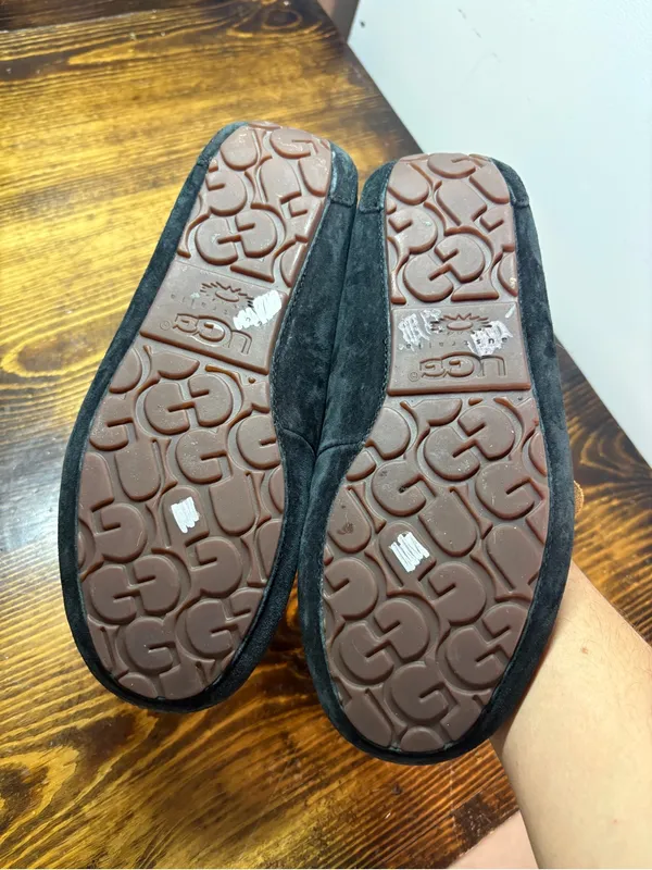 UGG black Dakota Moccasin Slippers Women Size 8 - Image 9