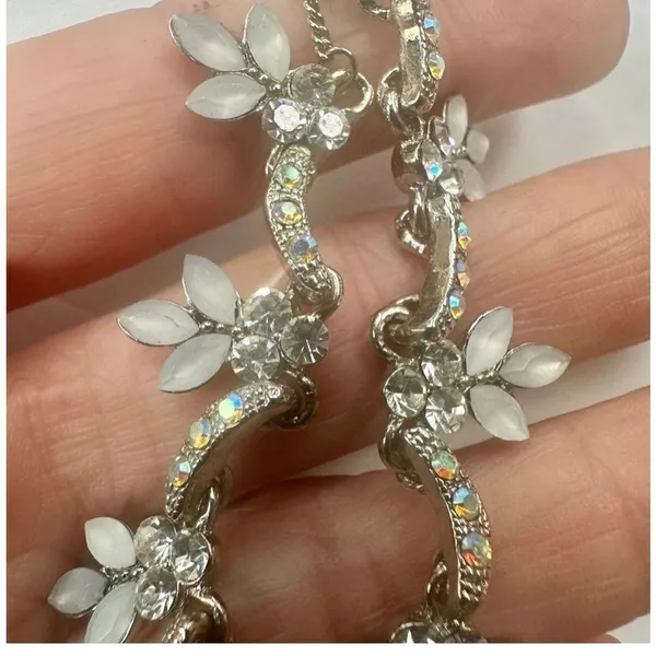 Rhinestone multi leaf choker necklace Silver - Image 2