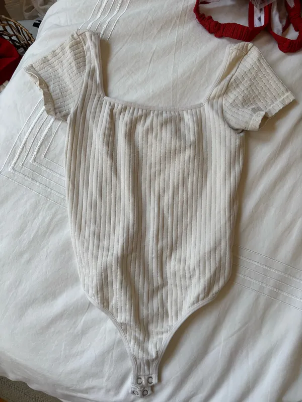 Madewell plain white tee body suit - Image 3