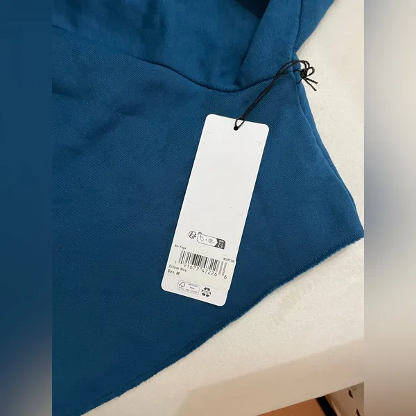 ALO Yoga NWT In The Air Short Sleeve Cropped Hoodie Eclipse Blue Size M - Image 9