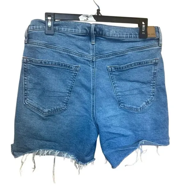 American Eagle Strigid Relaxed Short Medium Wash Cut Off Size 10 #778 - Image 5