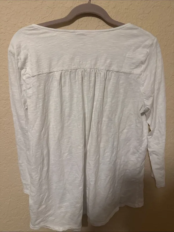 Lucky Brand White Peasant Top with Blue and Coral Trim - Image 3