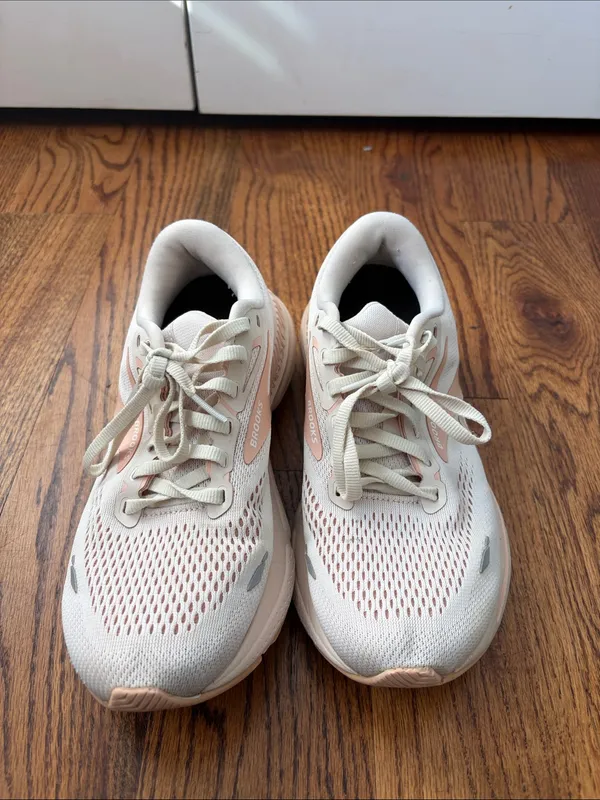 Brooks GTS 23 Women's Neutral-Run Sneakers in Pale Pink and Cream Size 8.5 - Image 2