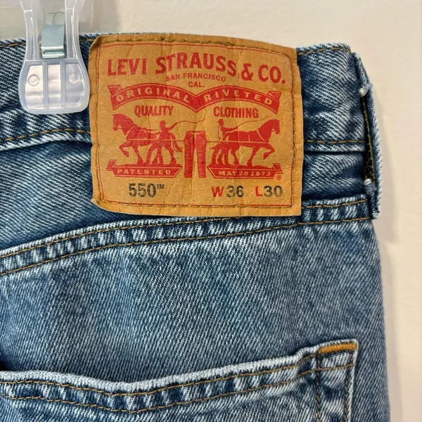 Levi’s 550 Distressed Denim Light Wash Vintage 90s Mom Jeans 36 x 30 Plus Size - Image 6