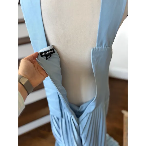 PrettyLittleThing Light Blue Drop Waist Neck Scarf Pleated Maxi Strapless Dress - Image 5