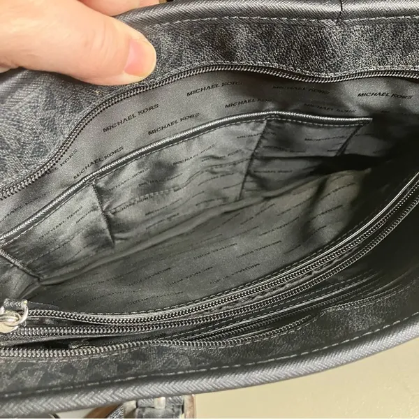 Michael Kors‎ medium size shoulder bag black gray - Image 10