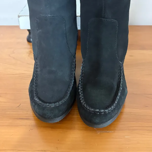 Relativity Tatum Black Suede Wedge Knee High Boots Womens 9M Side Zip Moc Toe‎ - Image 4