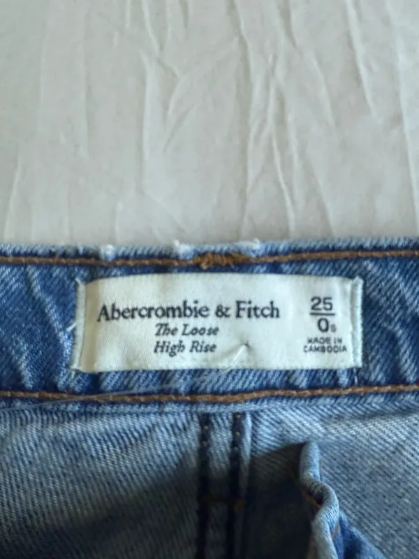 Abercrombie loose high waisted jeans W25 Short - Image 4