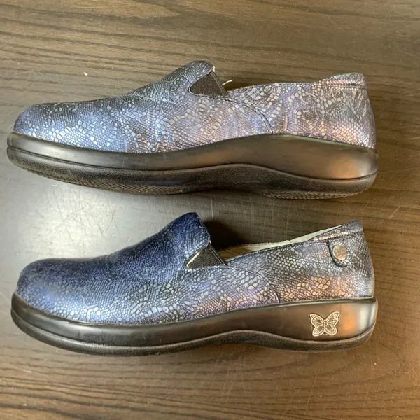 Alegria PG Lite Womens‎ Blue Metallic Lace Print Leather Slip On Clogs 40 READ - Image 3