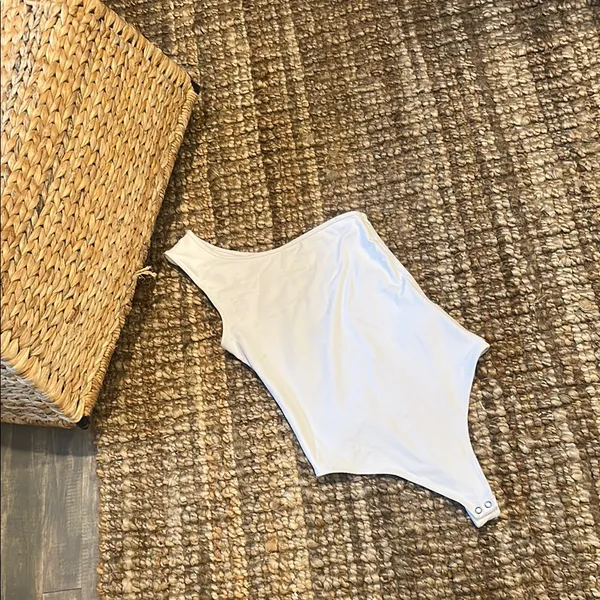 Abercrombie & Fitch Soft A&F Collection White Asymmetrical Bodysuit - Image 2