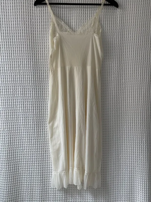 Vintage ivory slip dress lace ruffle demure fairycore retro small READ - Image 2