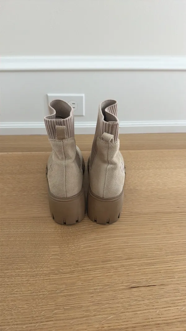 Steve Madden Boots - Image 4