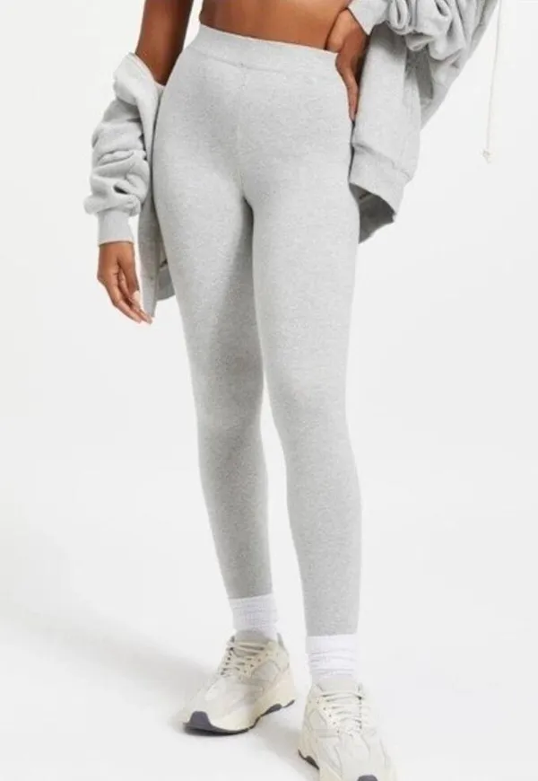 Good American NWT Essential Leggings in Heather Gray - Image 2
