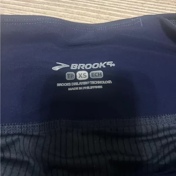 Brooks Women's Shorts - Image 2