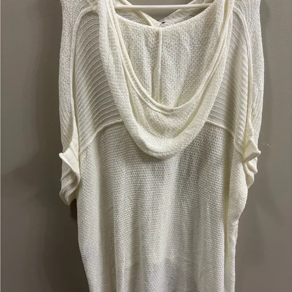 Pol NWOT Cream Hooded Sweater size small, very oversized - Image 2