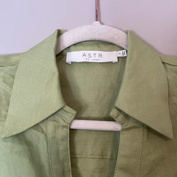 ASTR The Label Kathlynn Linen Blend Front Twist Collared Crop Top Celery Green - Image 5
