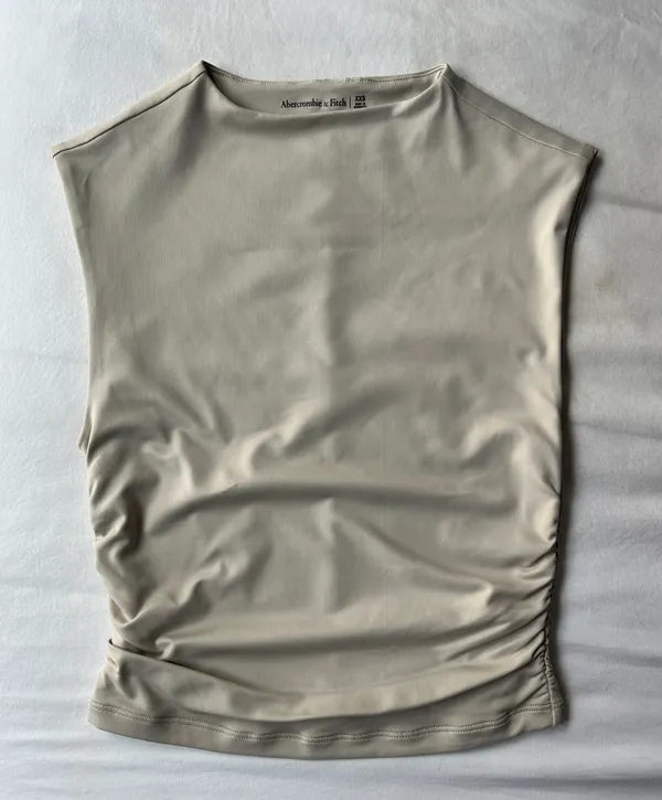Abercrombie ruched top - Image 3