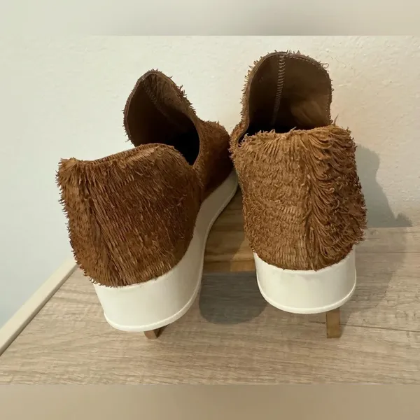 Antelope Comfy Slip On Sneaker Fuzzy Boho Unique Western Artsy Size 37 US 6 - Image 5