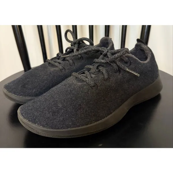 AllBirds black on black classic wool running sneaker size 9 - Image 12