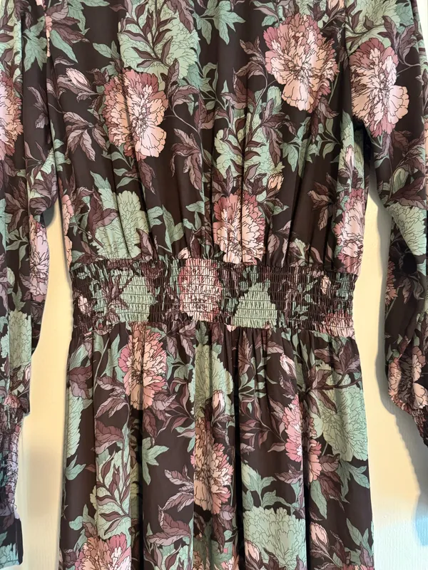 Boutique Lon sleeve maxi dress - Image 3