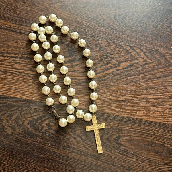 Vintage Pearl Cross Necklace Ivory Gold - Image 5