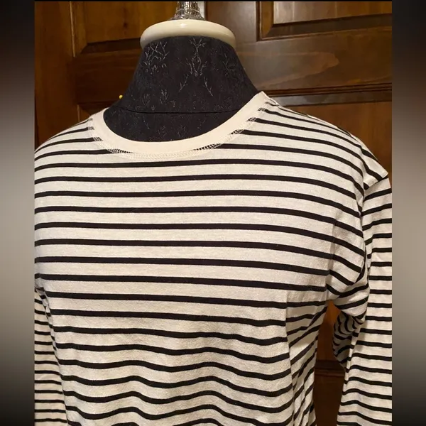 ASOS black and White stripe long sleeve tee 💜 - Image 2