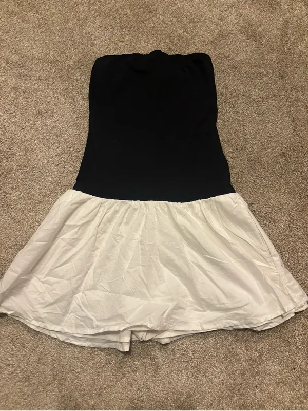 Hollister Black Strapless Dress with White Skirt - Image 2