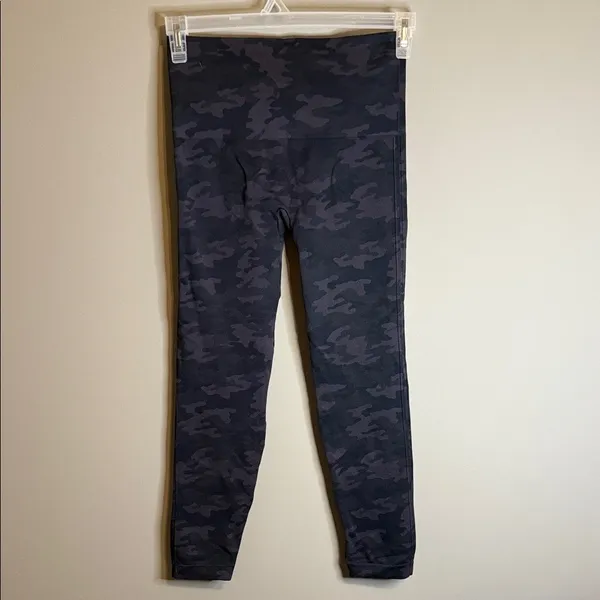 SPANX Look At Me Now Seamless Camo Leggings Black Gray Large‎ Streetwear - Image 5