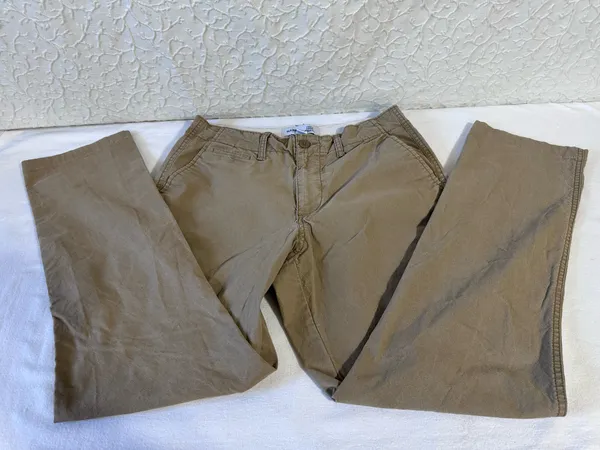 Old Navy Classic Khakis Straight Leg Casual Pants Men's 34”x31” - Image 4