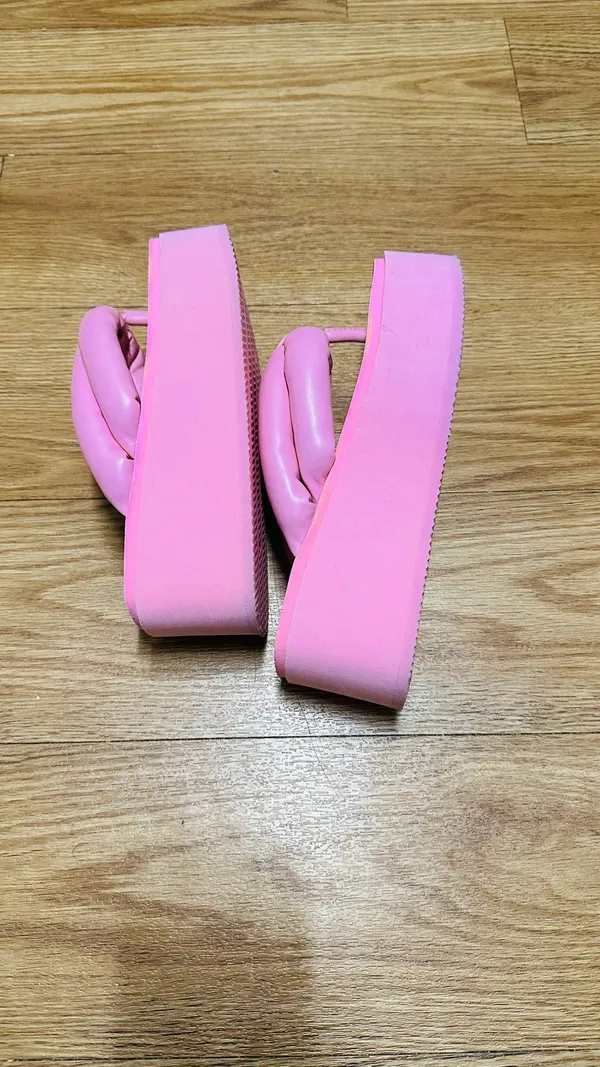 STEVE MADDEN Platform Pink Sandals - Image 4