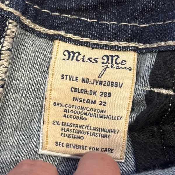 Miss Me Jeans – Size 29 – Bootcut with Embroidered Fleur-de-Lis Pockets - Image 4