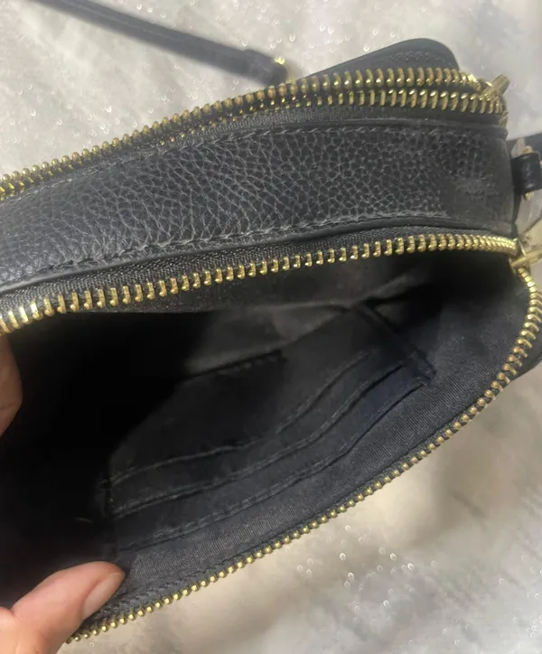 Liz Claiborne Black Crossbody Bag - Image 5