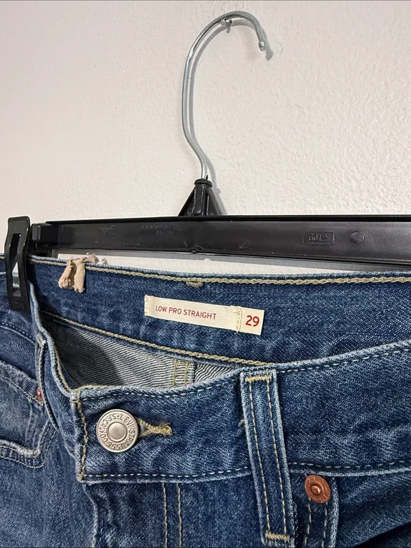 Levi’s Low Pro Straight Distressed Straight-Leg Jeans 29 - Image 3