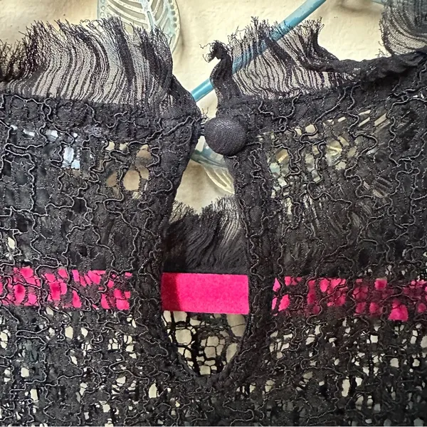 Trouvé black lace sleeveless top with eyelash edges Sz S EUC - Image 9