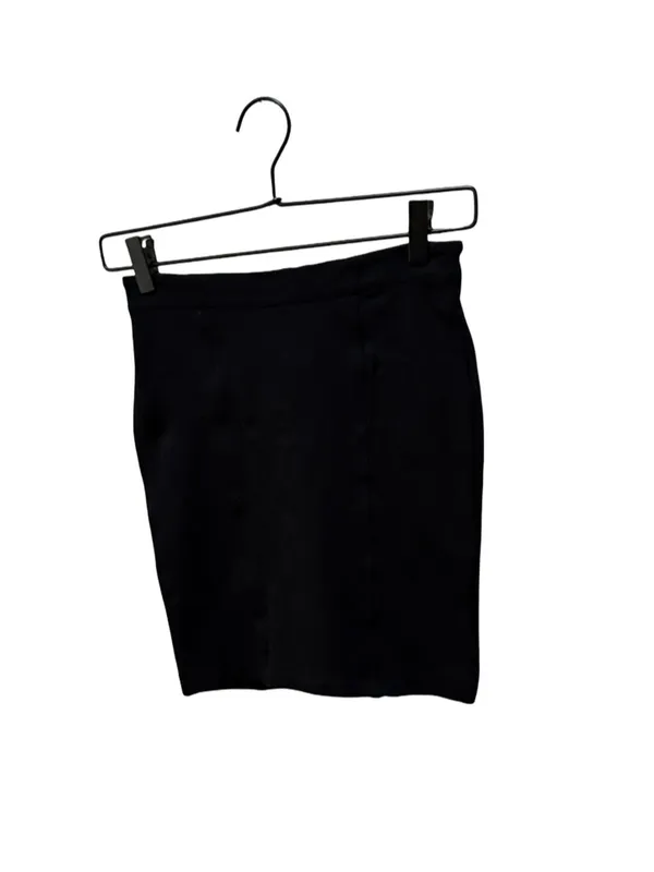 Alice + Olivia Black Mini Bodycon Skirt Size 0 Back Zip & Clasp Closure - Image 2