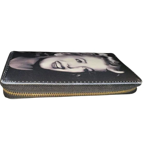 Marilyn Monroe Smiling Black & White Wallet with Many Compartments - Image 6