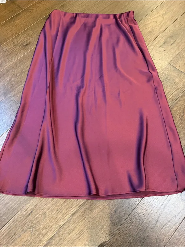 Zara Satin Midi Skirt in Wine Size Large - C30-123 - Image 3