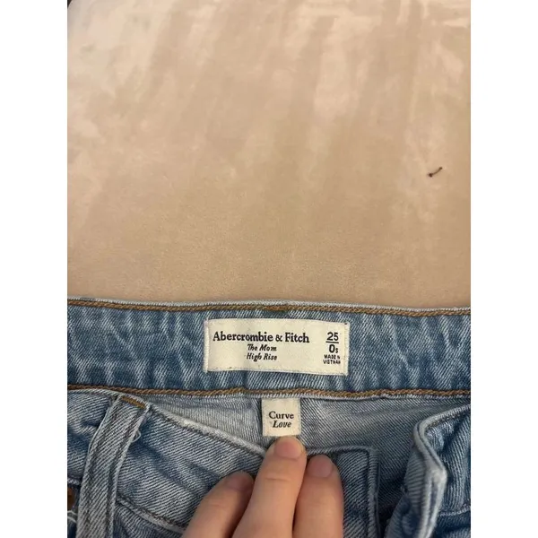 Abercrombie the mom high rise Size 25 - Image 2