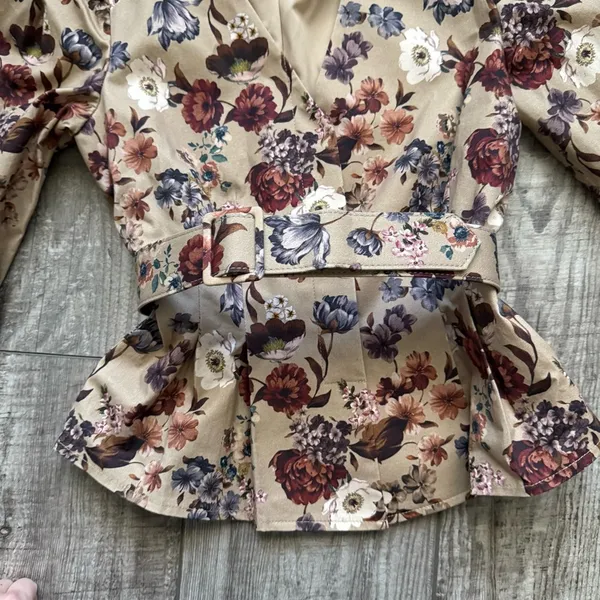 Antonio Melani brown floral blouse with belt - Image 4