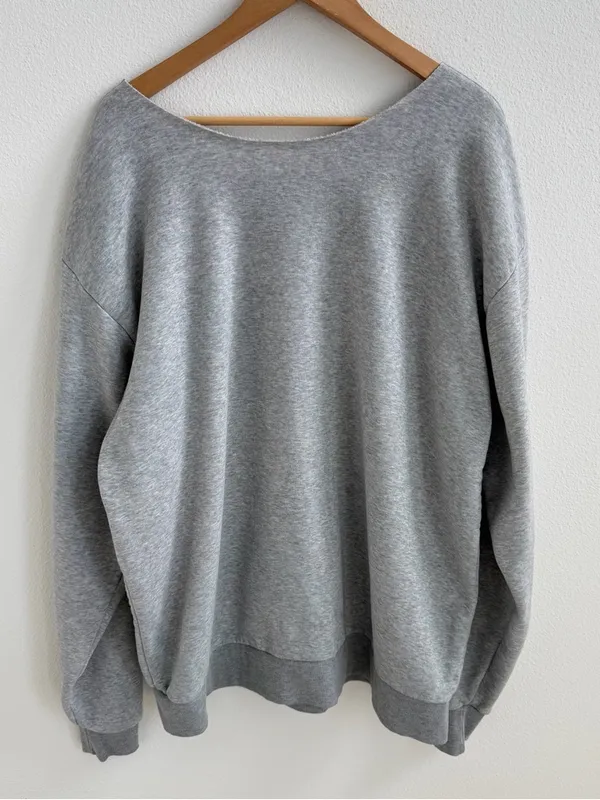 Gray off the shoulder sweatshirt Size XXL - Image 9