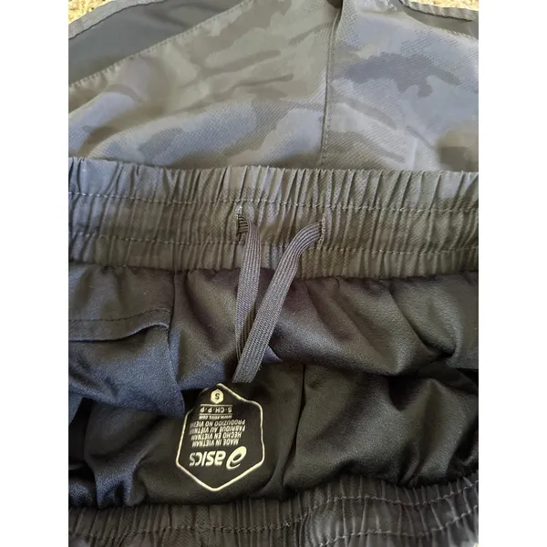 ASICS Women's Black Camo Running Shorts Size‎ Small - Image 9