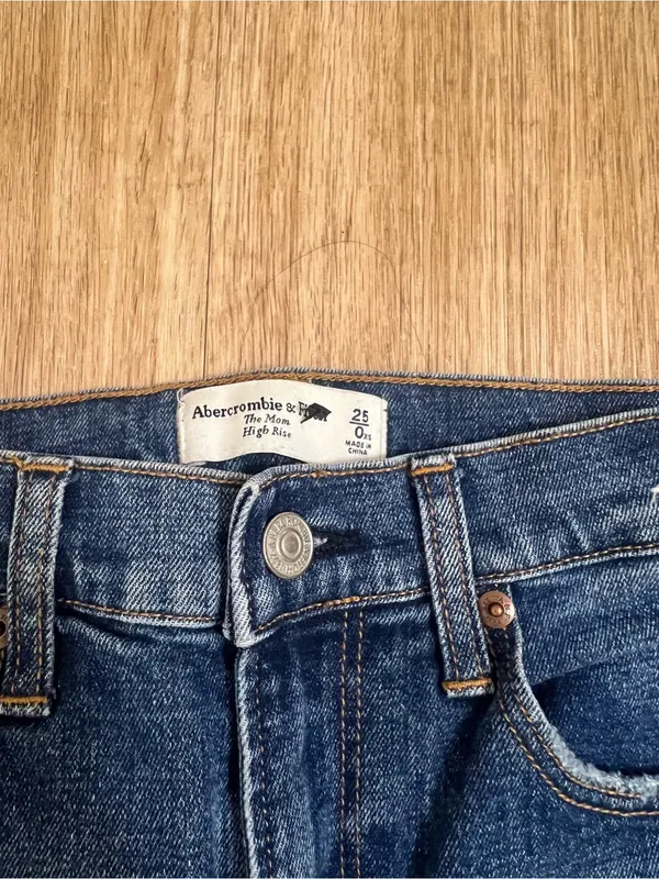 Abercrombie & Fitch Dark Blue High-Rise Straight Jeans with Distressing - Image 5