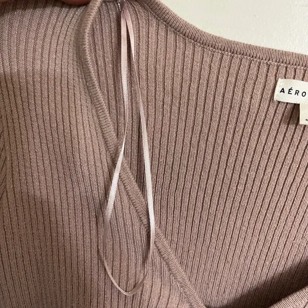 Aeropostale‎ Womens Ribbed Long Sleeve O-Ring V-Neck Crop Top Mauve Brown Small - Image 9